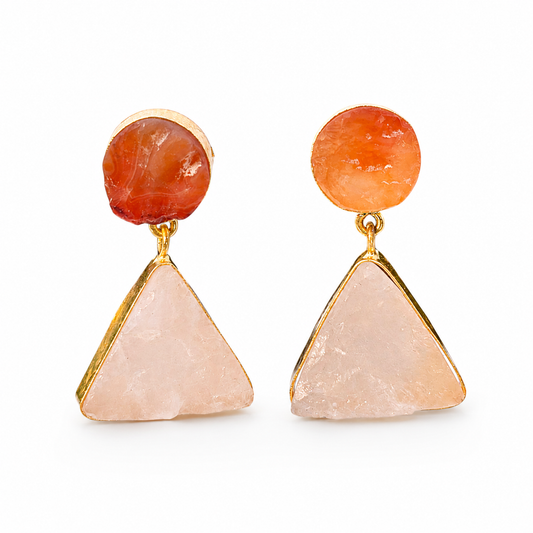 Gold-plated drop earrings with rough rose quartz and carnelian stones.