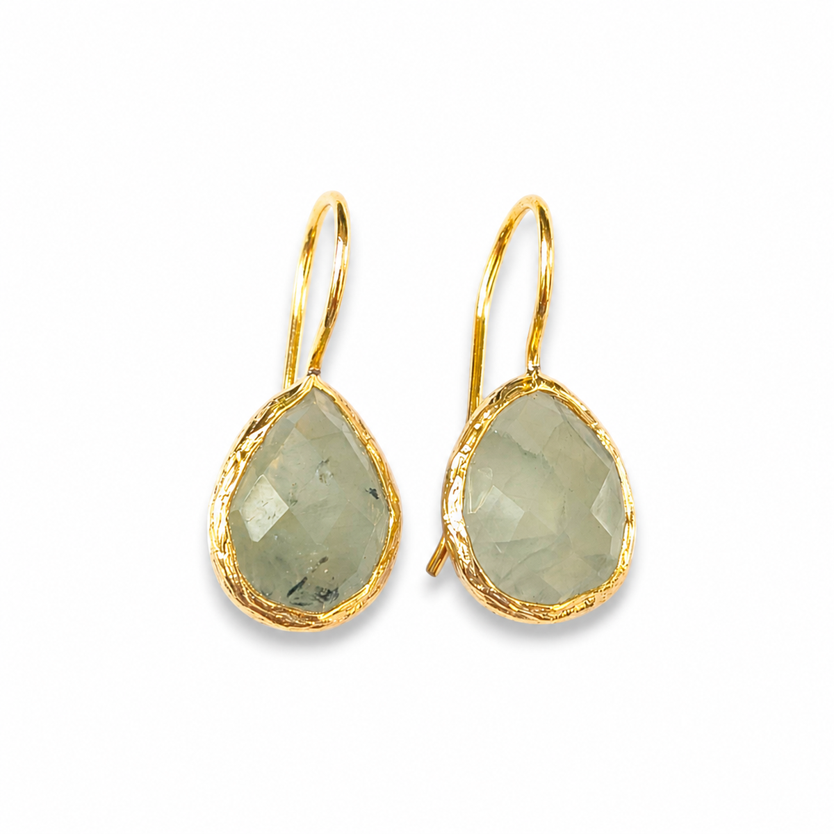 Gold-plated teardrop drop earrings with soft green aventurine stones.