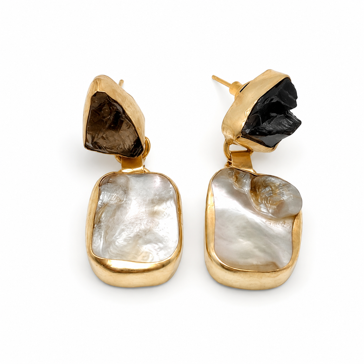 Gold-plated drop earrings with smoky quartz and mother of pearl in a sculptural rectangular shape.